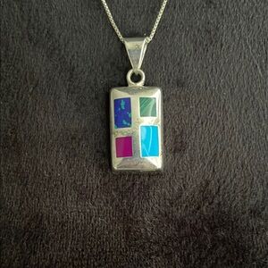 Silpada retired 925 silver with 18in silver chain, pendant.